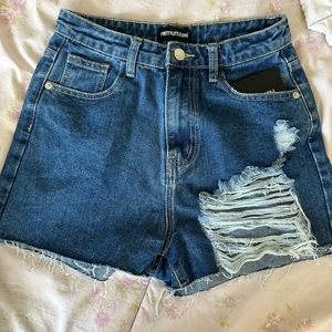 BRAND NEW SHORTS BY PRETTY LITTLE THING